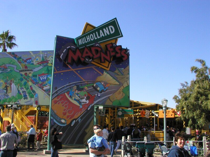 File:Mulholland Madness Entrance.jpg