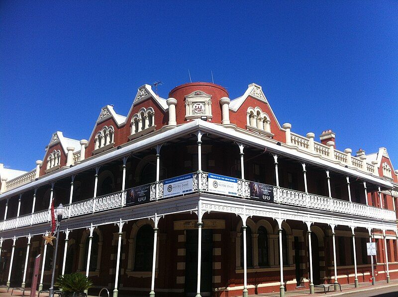 File:P&O Hotel Fremantle.jpg