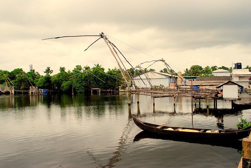 File:Palluruthy Kalathara Backwater.jpg