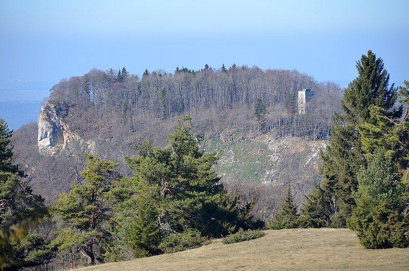 File:Schalksburg, Schwäbische Alb.jpg