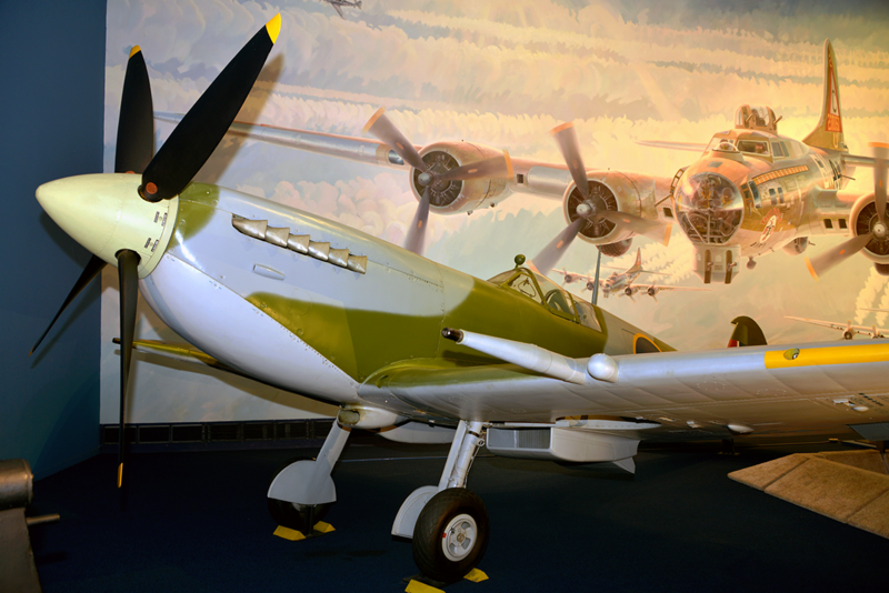 File:Spitfire Mk VII.png