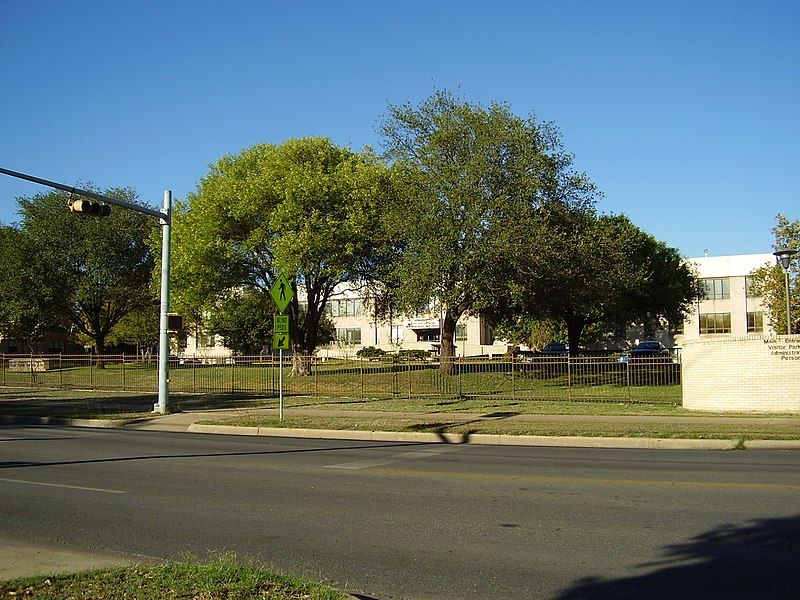 File:TexasSchoolblind0.JPG