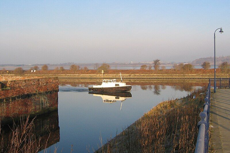 File:Tide dock.jpg