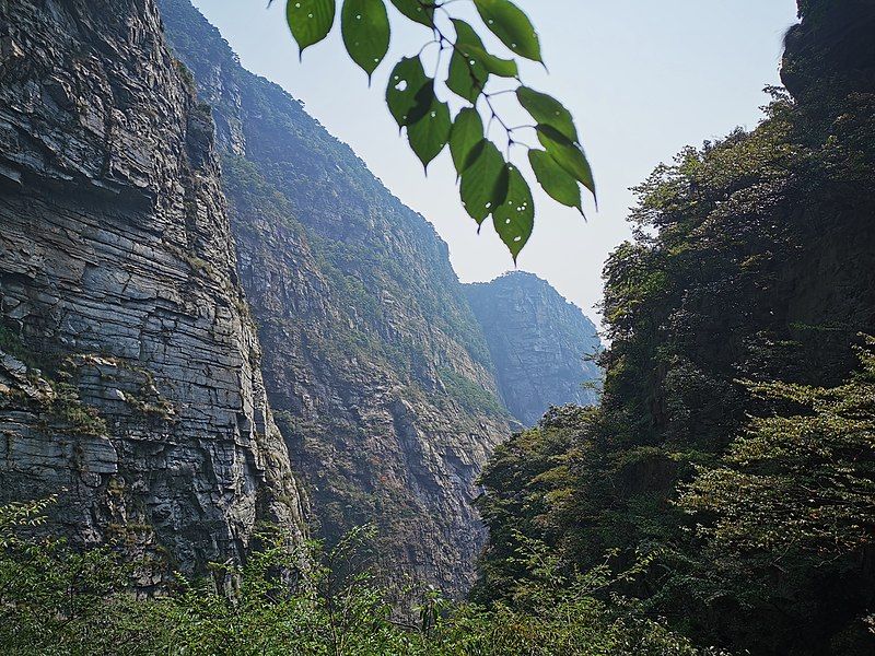 File:庐山景区 三叠泉附近山景 02.jpg