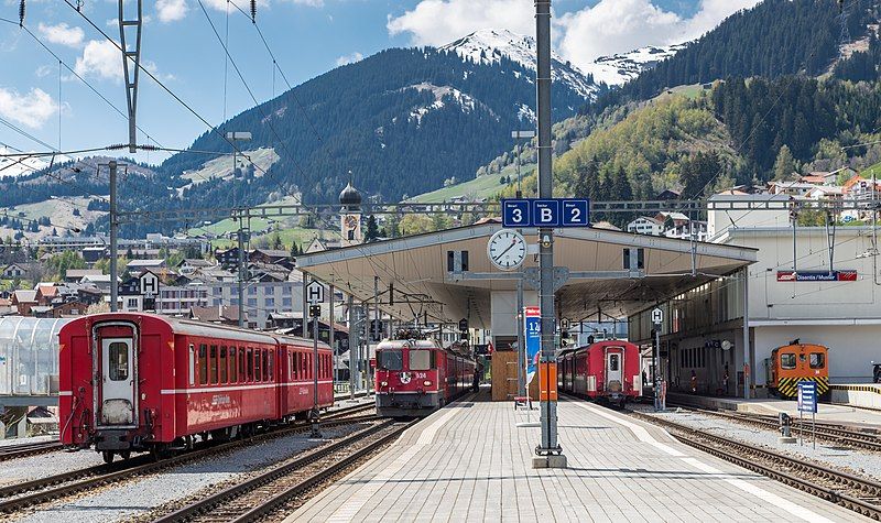 File:Bahnhof Disentis-Muster.jpg