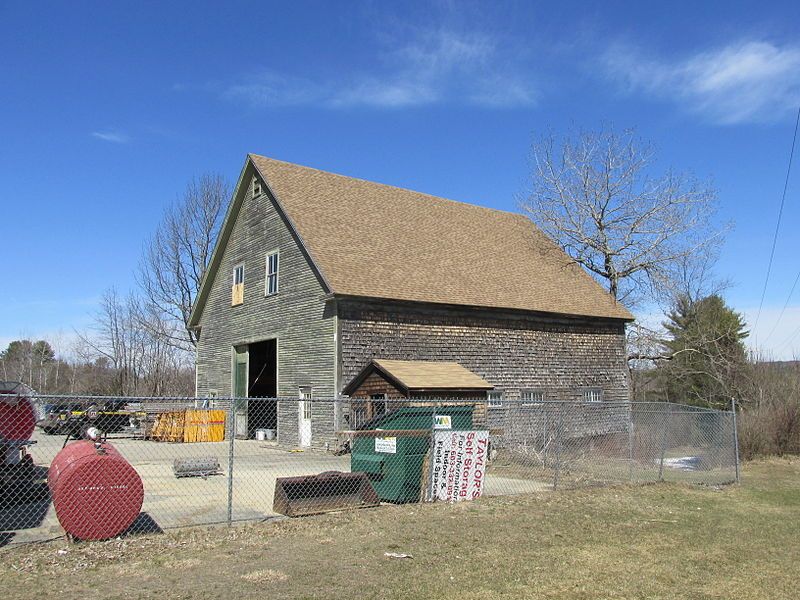 File:Barn, Place NH.jpg