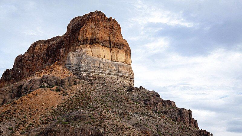 File:Cerro Castellan, n.jpg