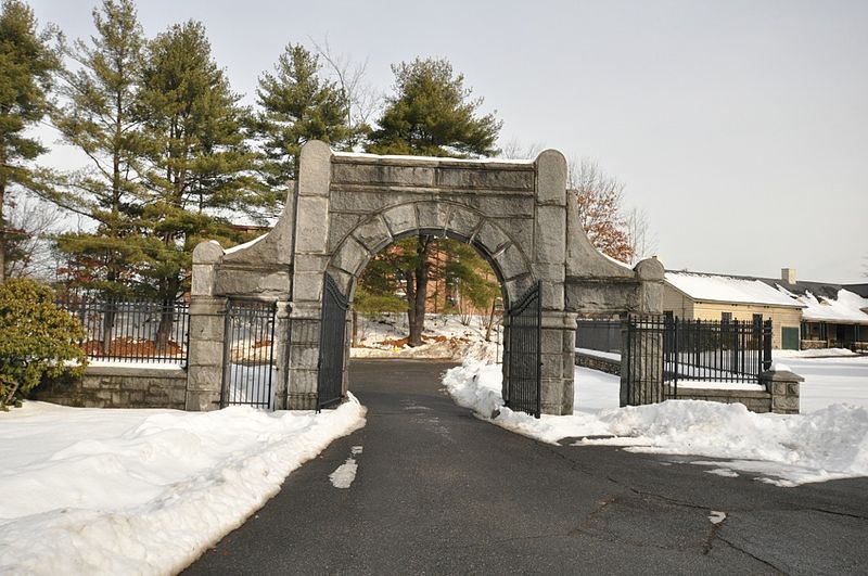 File:ClintonMA WoodlawnCemetery Gate.jpg