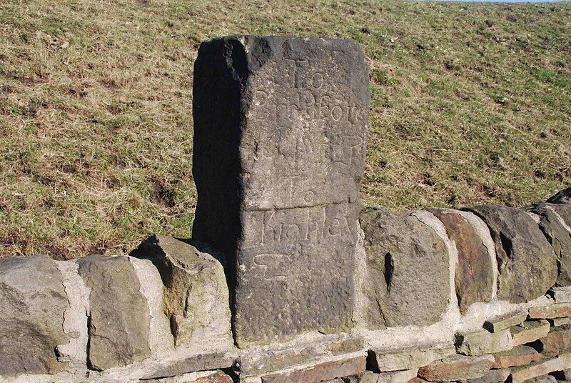 File:Guidestone, Park Lane.jpg