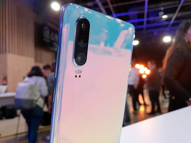 File:Huawei P30.jpg