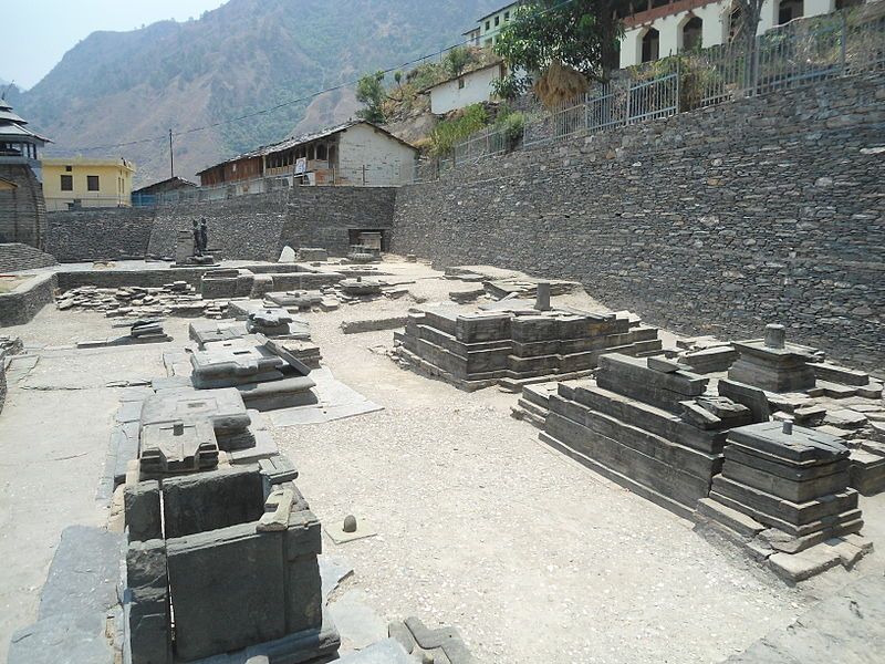 File:Lakhamandal Temple Mandals.jpg