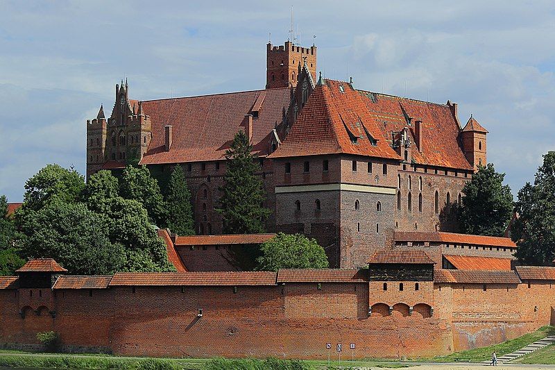 File:Malbork (15439396142).jpg