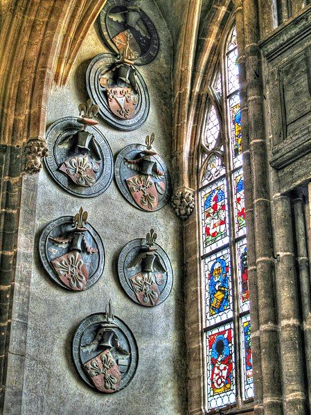 File:Nürnberg-(Lorenzkirche-Fenster-1-Wappenschilder)-damir-zg.jpg