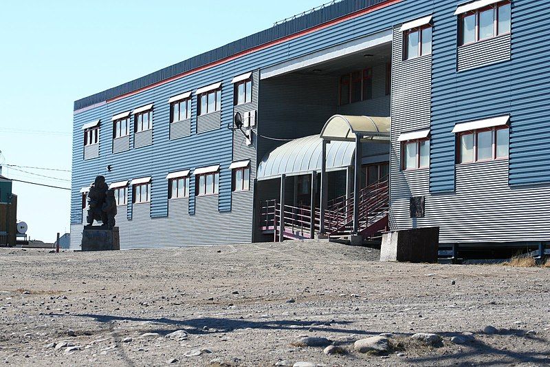 File:Puvirnituq school.JPG