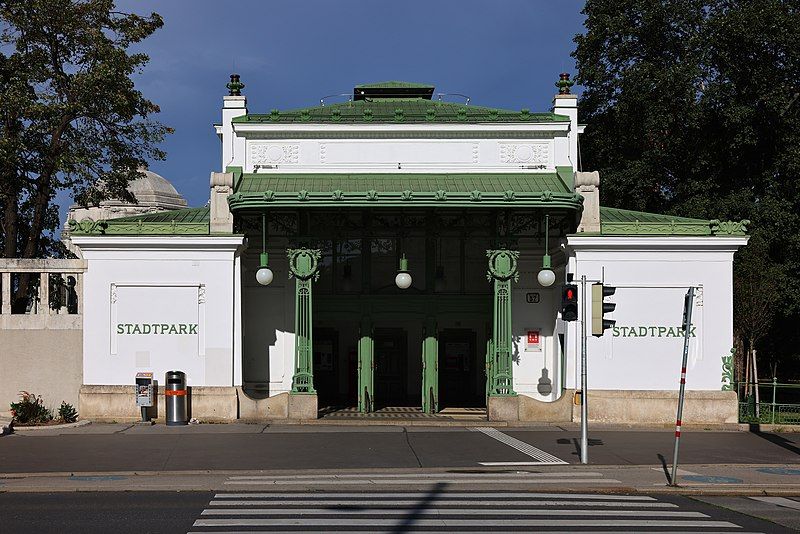 File:U-Bahn-Station Stadtpark (K16A9272).jpg