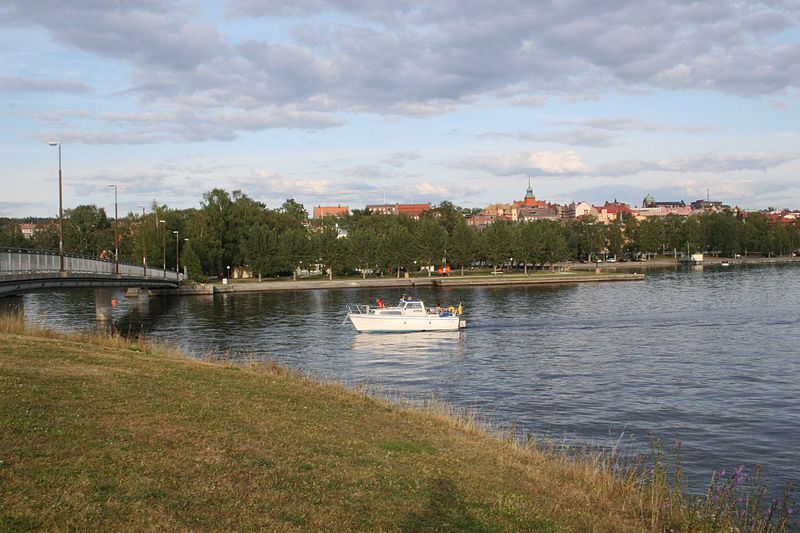 File:Östersund badhusparken.jpg