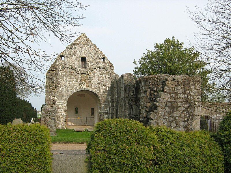 File:Østermarie church ruin.JPG