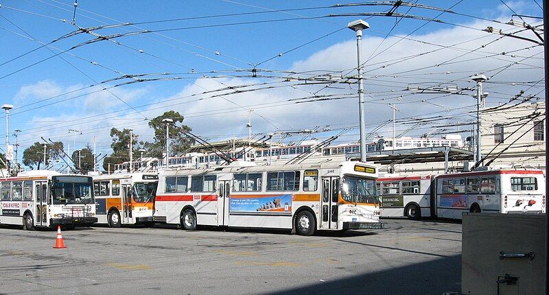 File:ABunchOfMuniTrolleybusesAtPotreroDivisionInSanFrancisco.jpg