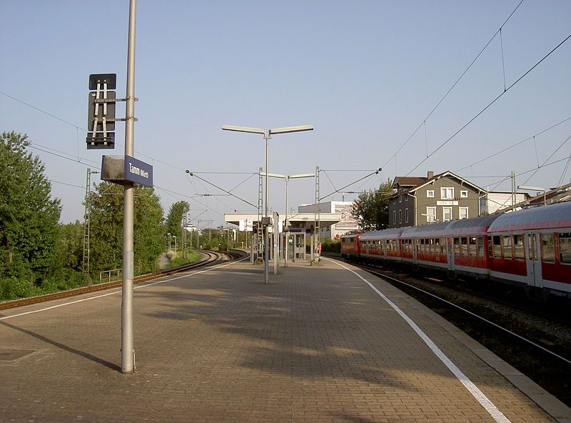 File:Bahnhof Tamm.jpg