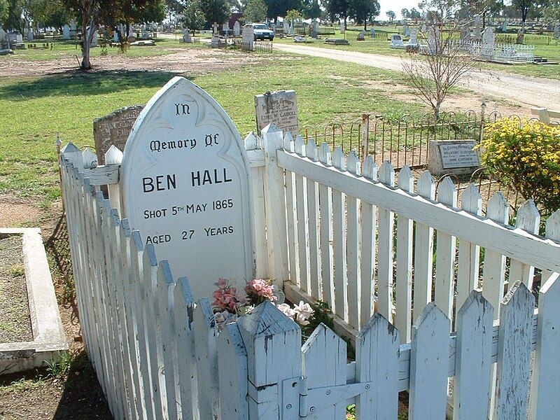 File:Ben Hall grave.JPG