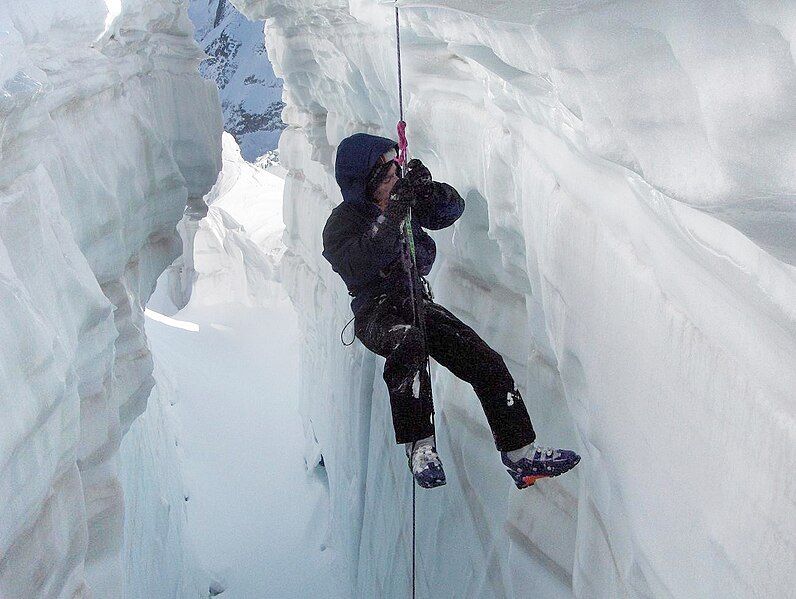 File:Crevasse Self-Rescue.jpg