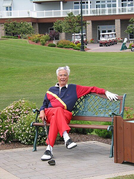 File:Harold Shipp Golfing.JPG