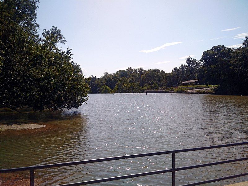 File:Lake Roland Md.jpg