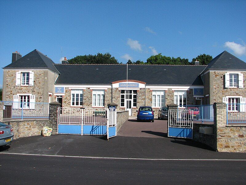 File:Néhou Mairie2.jpg