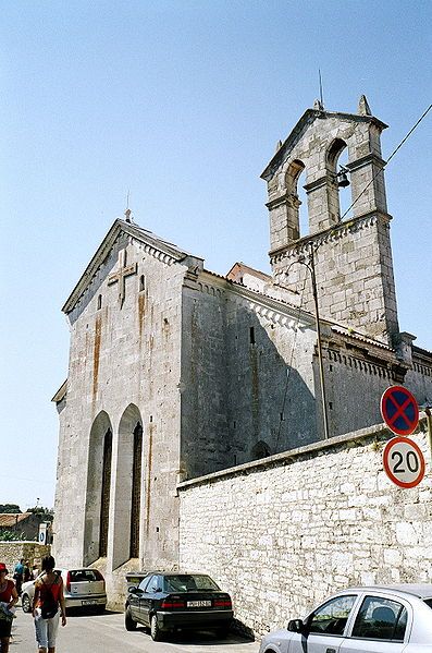 File:Pula church2.jpg