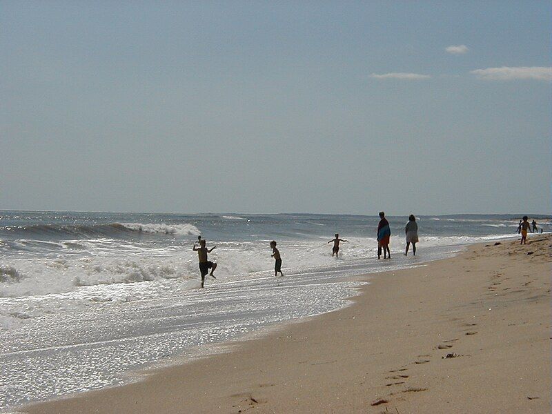 File:SouthBeachEdgartown,MA1999.JPG