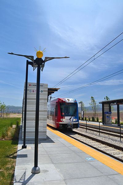 File:TRAX station sculptures.jpg