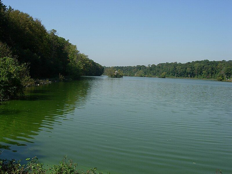 File:TarrytownReservoirFromDam2011-2.jpg