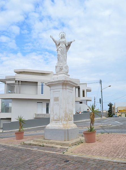 File:Annunciation Statue.jpg