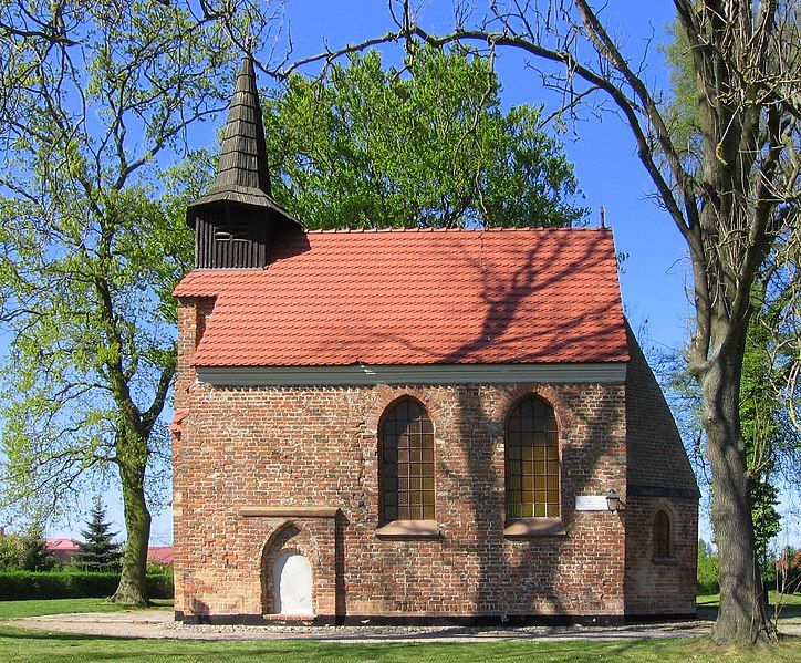 File:Budzistowo Church 2009-05b.jpg