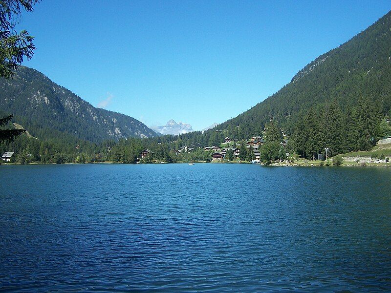 File:Champex See.jpg