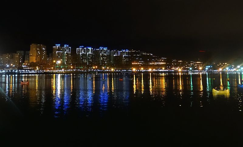 File:Chitgar Lake, Tehran.jpg