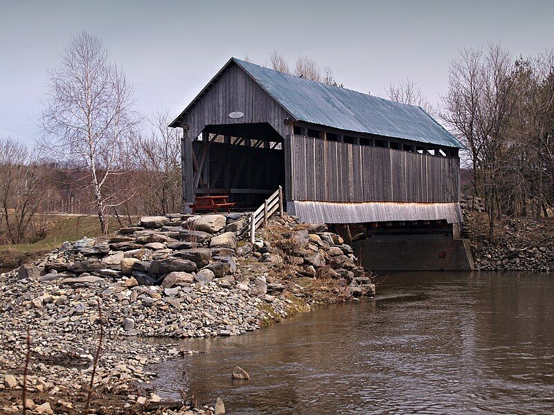 File:Compton pont Drouin.jpg