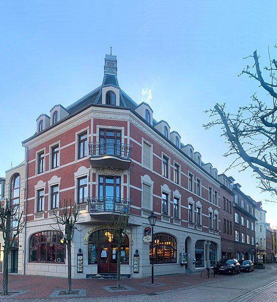 File:Cuxhaven, Schillerstraße 47.jpg