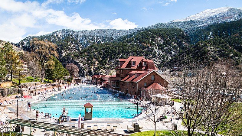 File:GlenwoodSprings HotSpringsPool Mar2014.jpg