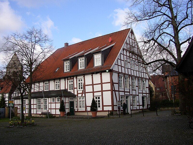 File:Halle Kiskerhaus.jpg