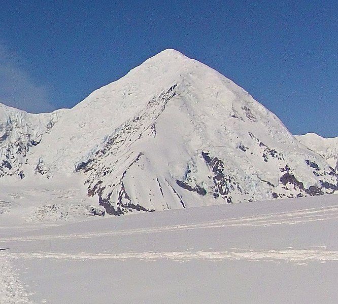 File:Mount Crosson.jpg