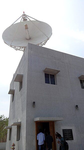 File:OCEANSAT-II Ground station.JPG