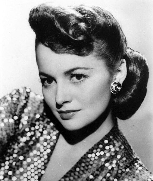 File:Olivia DeHavilland-2 (cropped).JPG