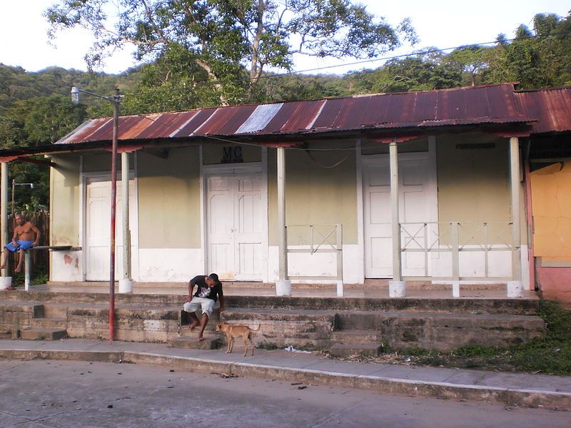 File:Otra Espectacular Casa.JPG