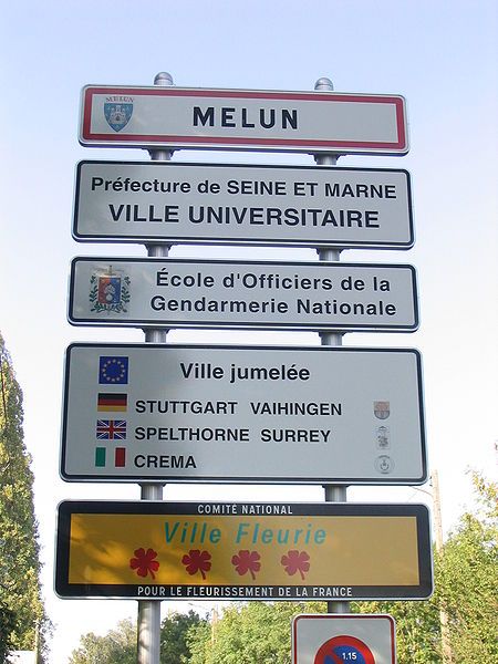 File:PANNEAU ENTREE MELUN.jpg