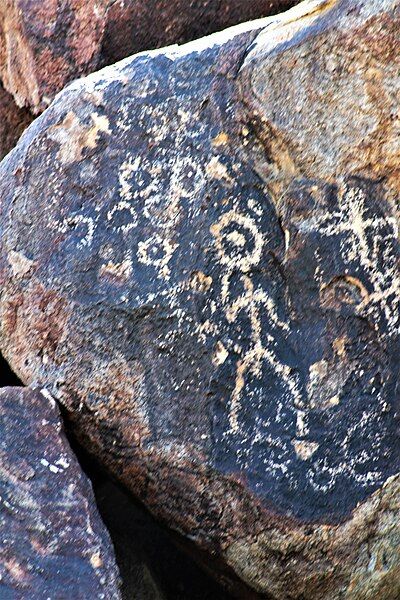 File:Picacho Petroglyph.jpg