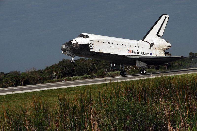 File:STS-122 landing.jpg