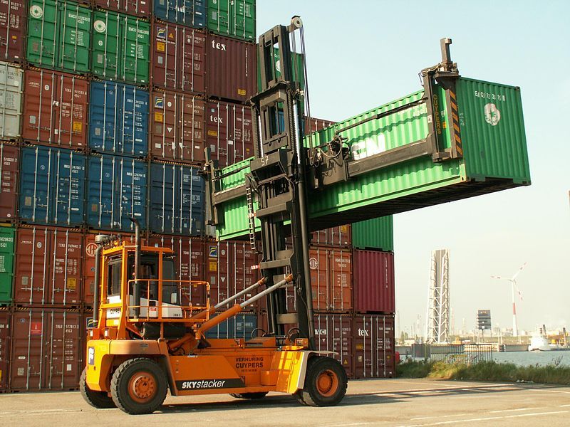 File:Skystacker reach stacker.jpg