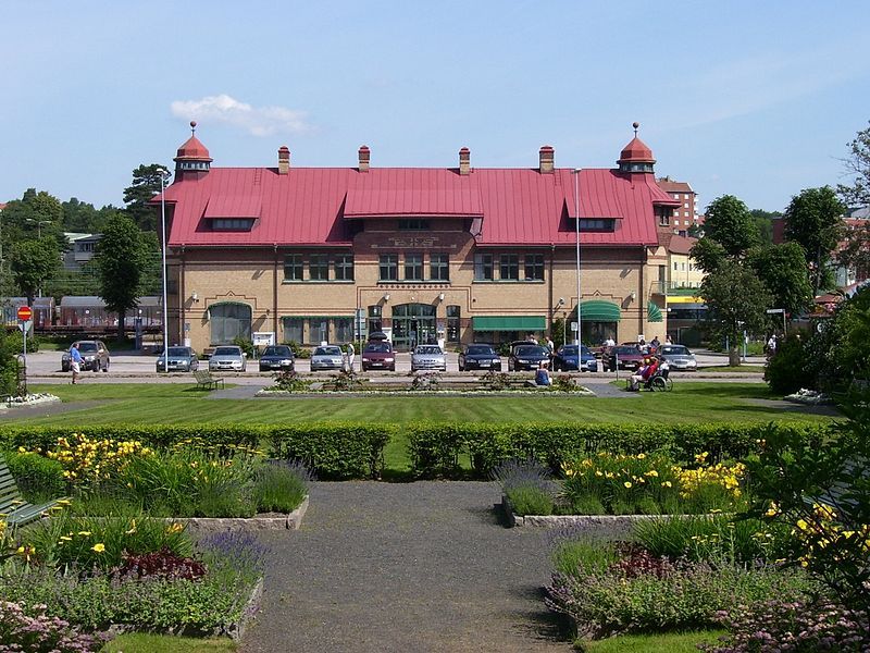 File:Uddevalla centralstation.jpg