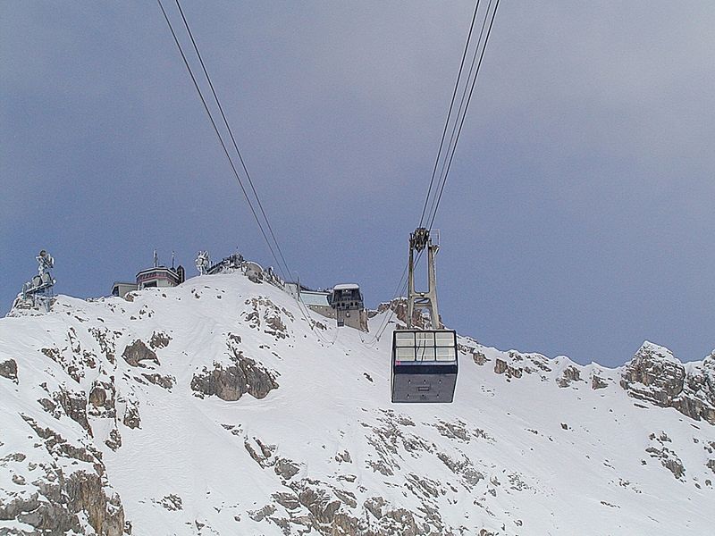 File:Zugspitze 02 (RaBoe).jpg